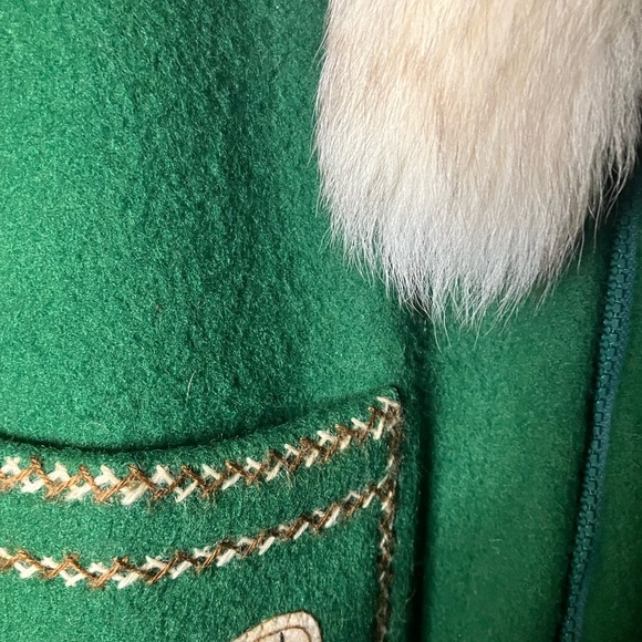 James bay Inuit jacket - Picture 5 of 11